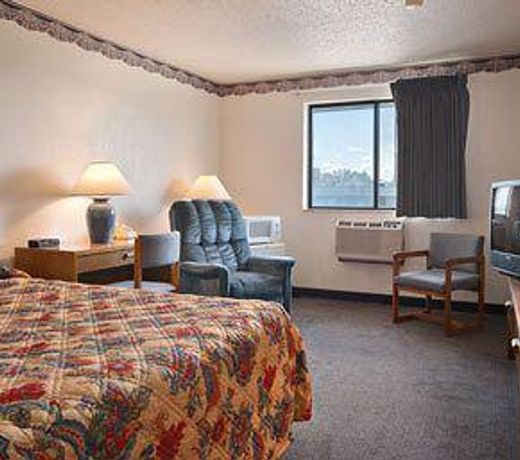 Super 8 by Wyndham Merrillville