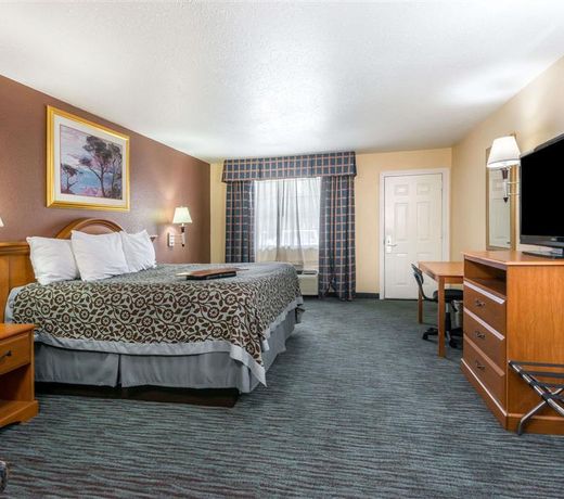 Days Inn by Wyndham New Braunfels