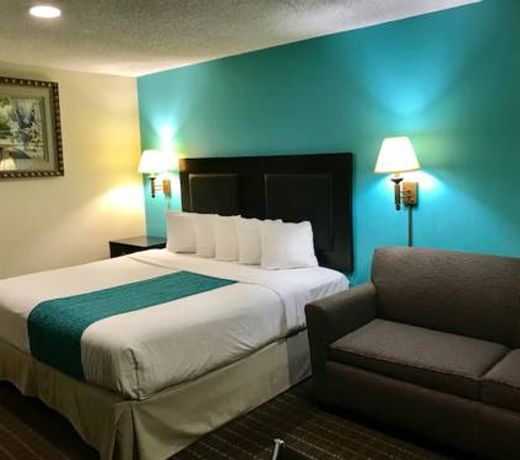 Howard Johnson by Wyndham Near Schlitterbahn