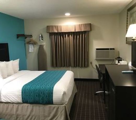 Howard Johnson by Wyndham Near Schlitterbahn