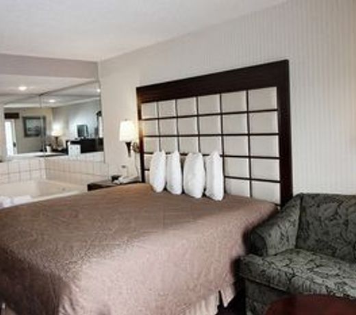 Clarion Hotel & Suites