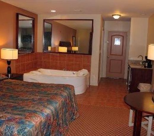FAIRBRIDGE INN EXPRESS