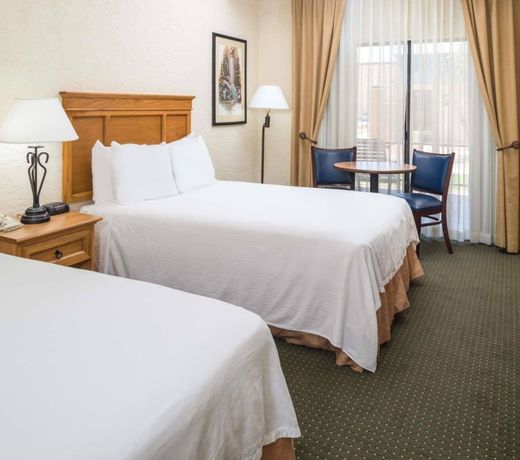 Independence 47 Hotel