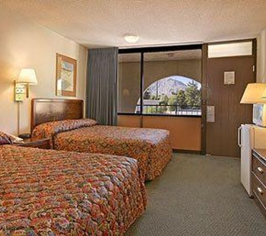 TRAVELODGE SCOTTSDALE