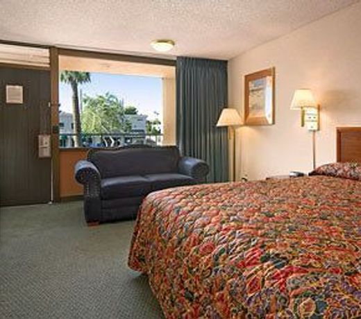 TRAVELODGE SCOTTSDALE