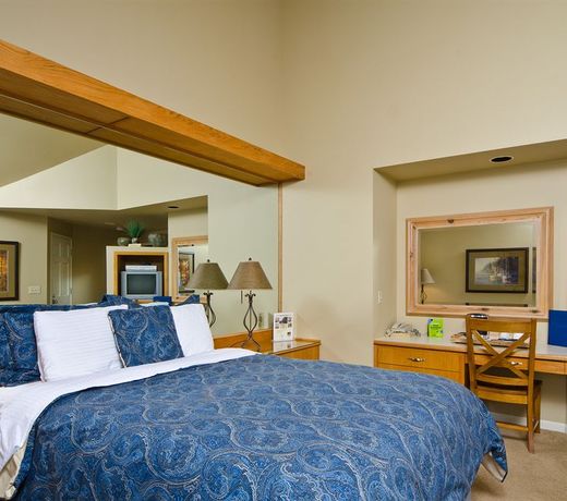 Mount Bachelor Village Resort