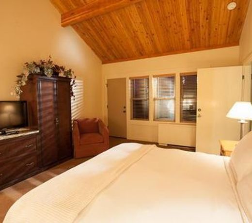 Seventh Mountain Resort