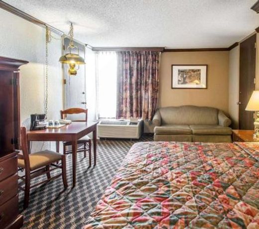 Rodeway Inn and Suites Boulder Broker