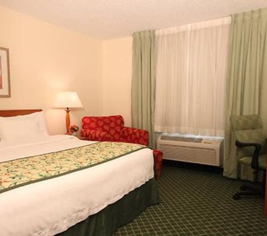 AmericInn by Wyndham Davenport