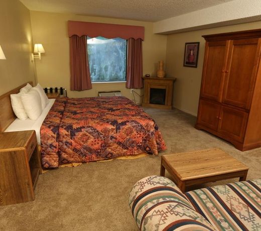 Ozark Swiss Inn