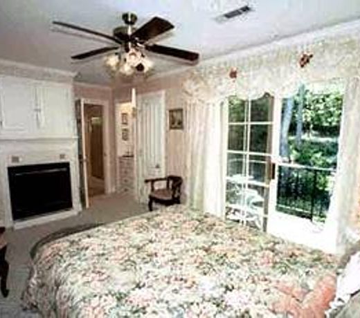 Arsenic and Old Lace Bed & Breakfast Inn