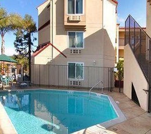 Days Inn by Wyndham Carlsbad