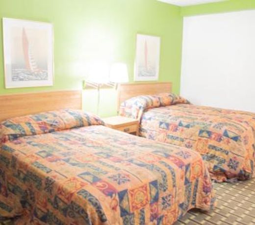 Carla Inn & Suites Roanoke Airport