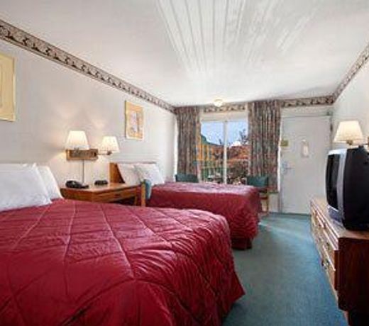 Days Inn by Wyndham Roanoke Civic Center
