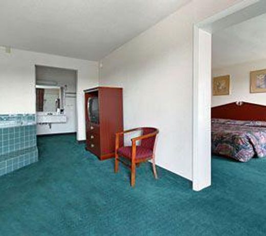 Days Inn by Wyndham Roanoke Civic Center