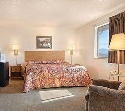 Super 8 by Wyndham Roanoke VA