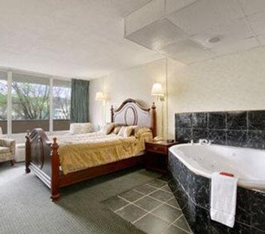 Ramada by Wyndham Roanoke