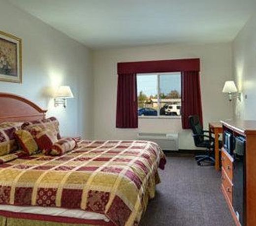 Super 8 by Wyndham Salina