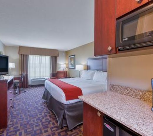 Holiday Inn Express Hotel & Suites Salina, an IHG Hotel