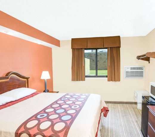 Super 8 by Wyndham Wilmington