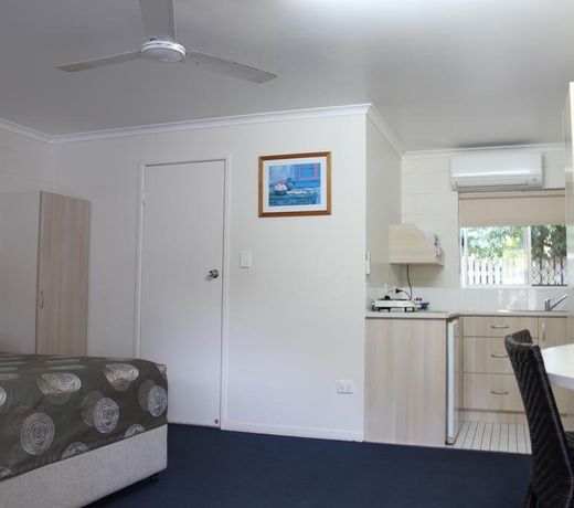 Mango Tree Motel