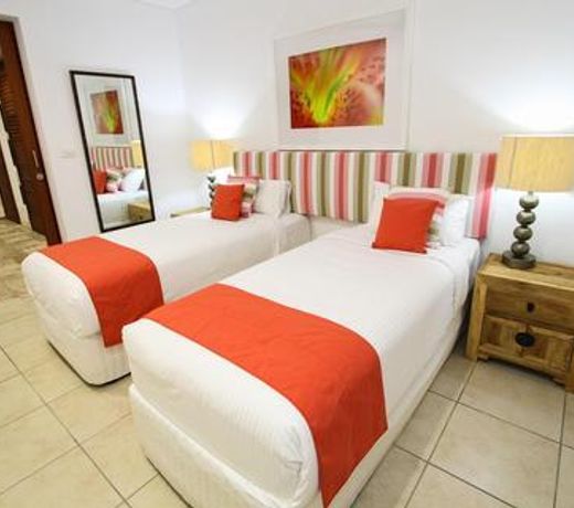 Sandcastles 1770 Motel & Resort