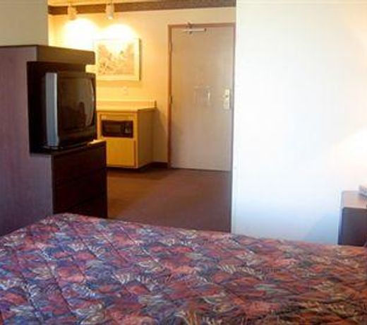 Jackson Inn & Suites