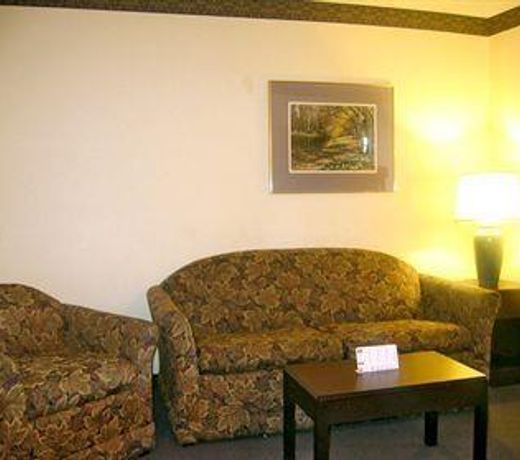 Jackson Inn & Suites