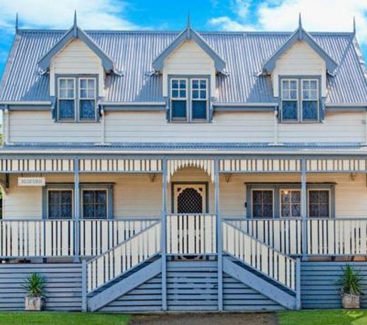 Sails - elegant, spacious beach villa