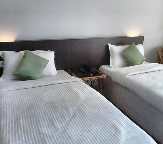 Hotel Devoy Inn