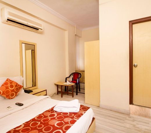 Hotel R-Inn Residency