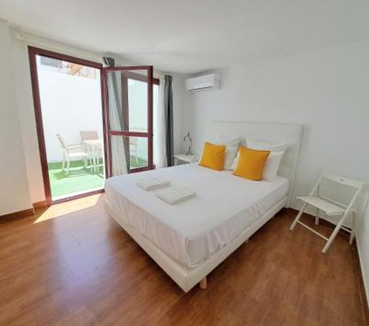 Apartamentos Sherry Center