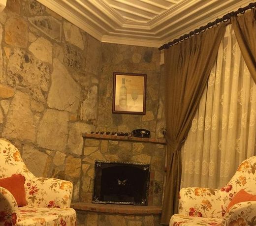 Konak Lapeistra Hotel