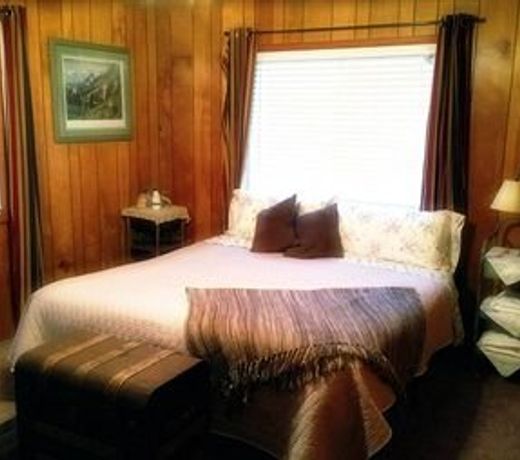 The Red Rooster Lodge