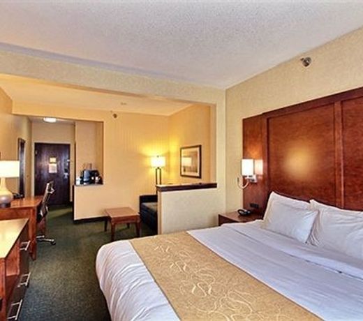 Comfort Suites Appleton Airport