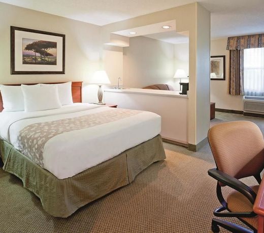 La Quinta by Wyndham Appleton College Avenue