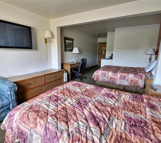 Clarion Pointe
