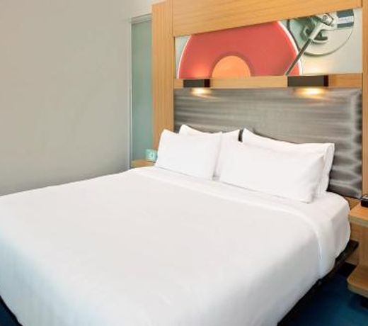 aloft Green Bay