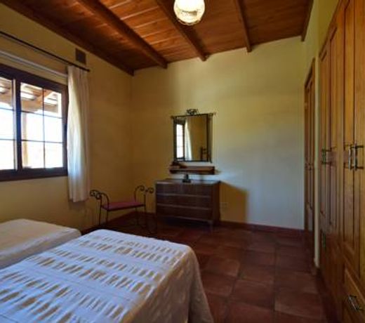 Casas Rurales Tola