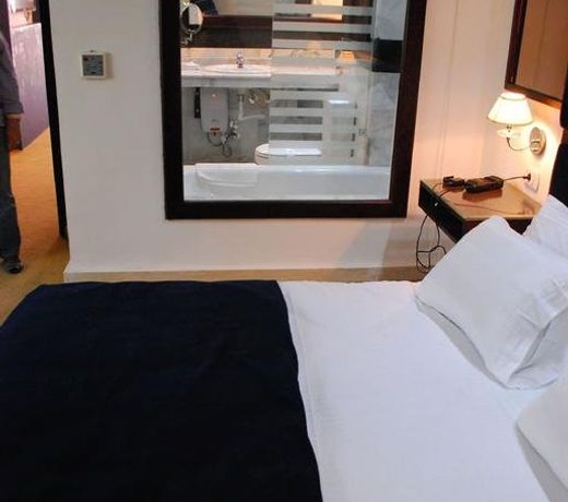 Spectra Inn Hotel