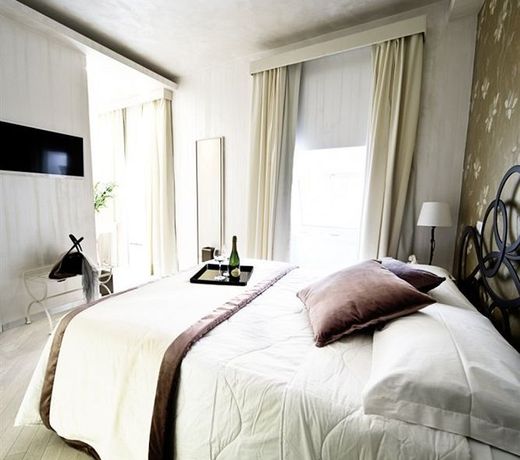 Hotel Caravita