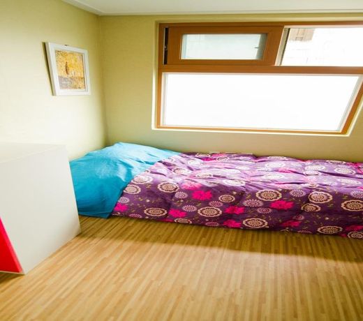 Kimchee Sinchon Guesthouse