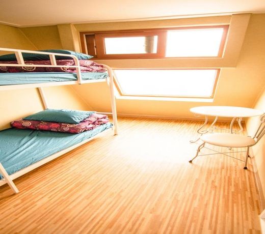 Kimchee Sinchon Guesthouse
