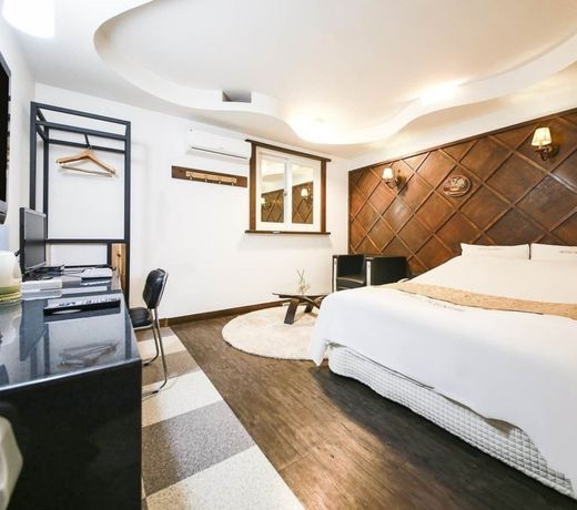 Cheonan Business Hotel