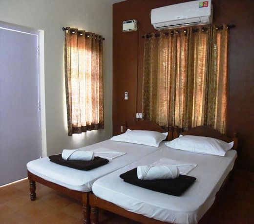 Ticlo Resorts