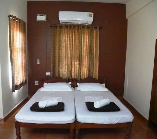 Ticlo Resorts