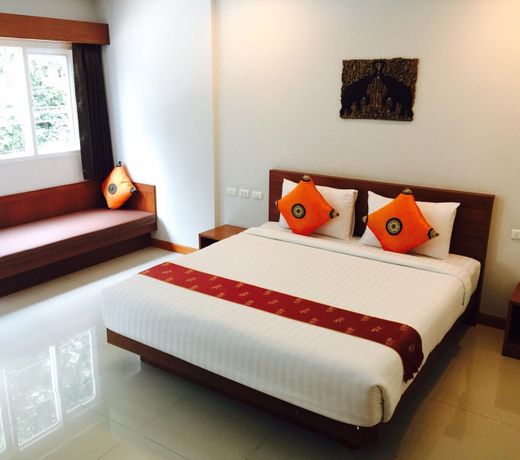 Chollada Inn Kamala