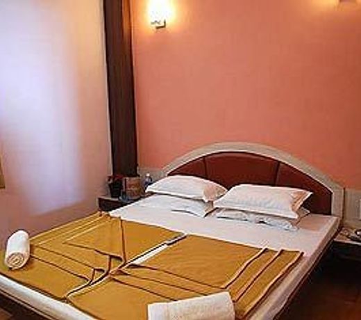 Shanti's Hotel Sonai