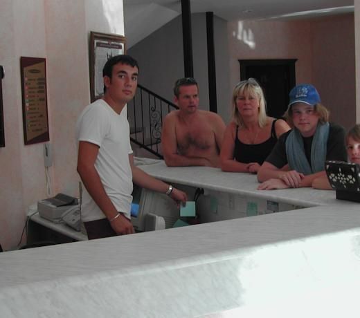AVOS APART HOTEL