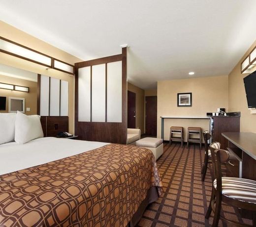 Microtel Inn & Suites Gonzales